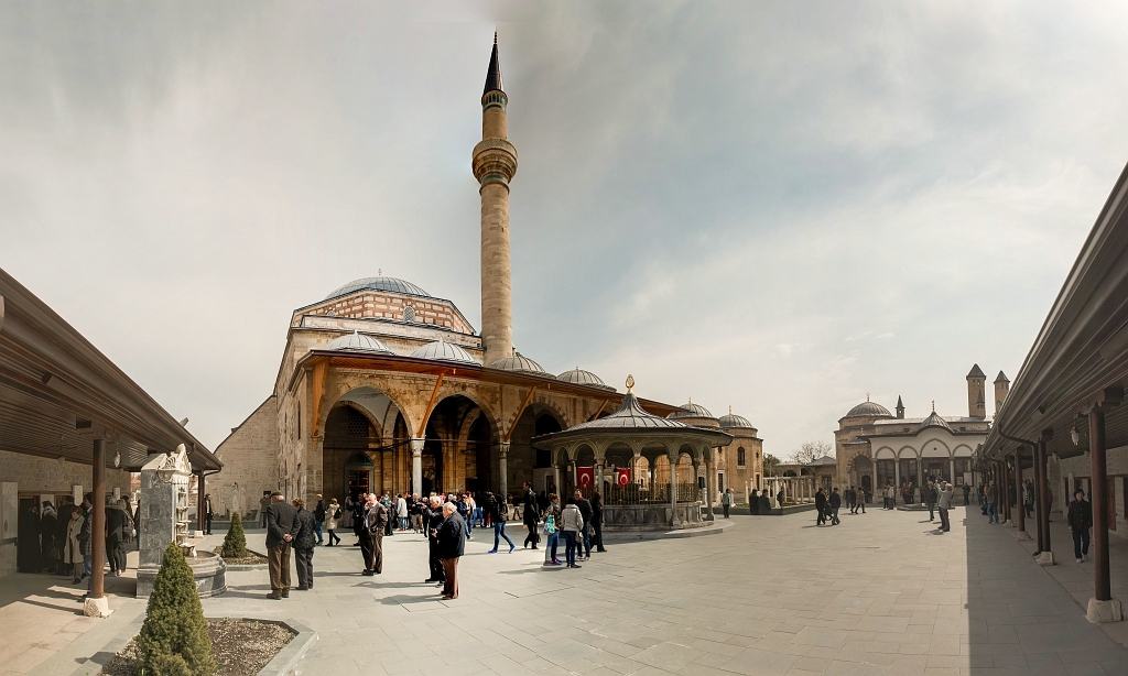 20150318_1871 1875.JPG - Het Mevlana museum in Konya